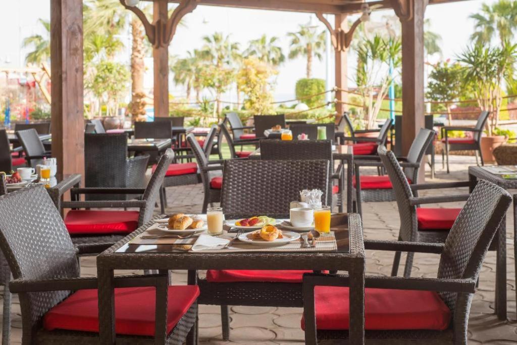Porto Sokhna Beach Resort Айн Сохна Екстериор снимка